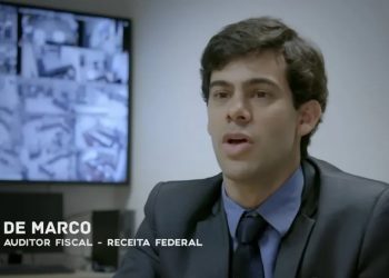 Mario de Marco fala sobre a rotina dentro do Aeroporto de Guarulhos (Foto: Reprodução/Discovery Brasil)