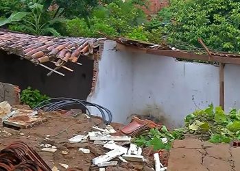 Casas foram construídas em área de risco (Foto: Reprodução/Instagram)