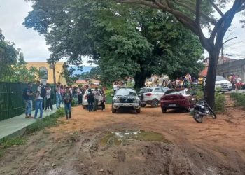 Pais retiram alunos de escola no Crato após faca ser encontrada