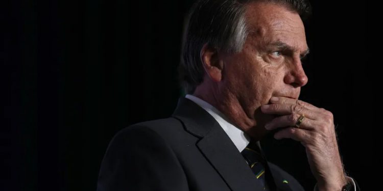 Com depoimento marcado na PF, Bolsonaro deve fazer exames na semana que vem
