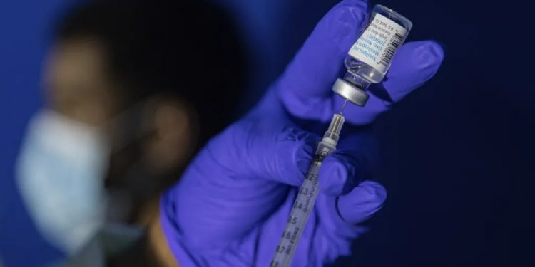 Mpox: Brasil vai começar a aplicar vacina na segunda (13); saiba quem poderá tomar o imunizante