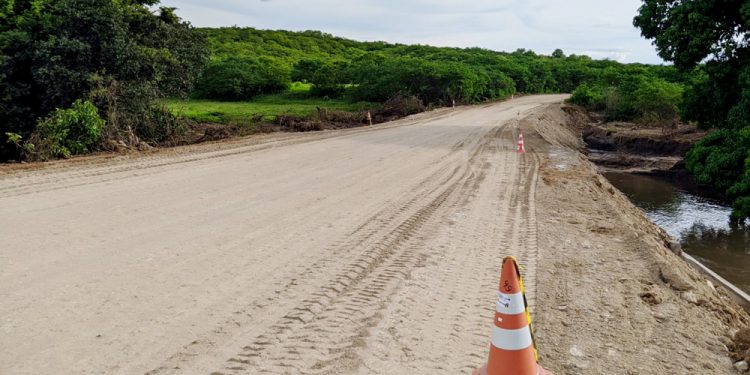 Trecho da CE-384, que liga Mauriti à Paraíba, tem tráfego liberado após recuperação paliativa; veja outras liberações