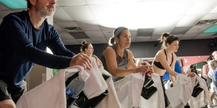 Órgãos do corpo feminino começam envelhecer aos 19 anos, do masculino aos 40 anos, revela estudo