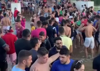 Açude transborda e vira motivo de festa em Caririaçu (Foto: Reprodução)