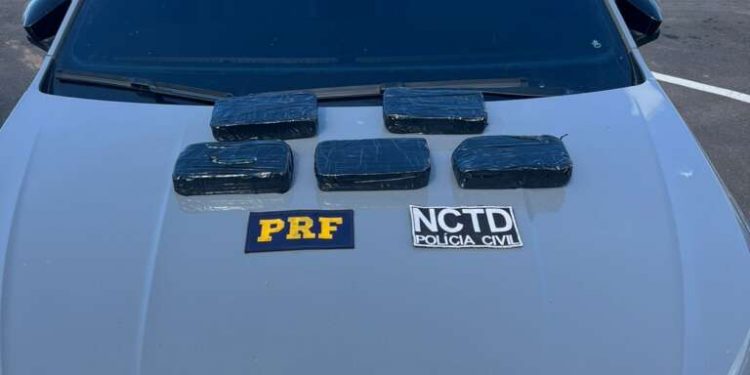 Polícia Civil prende em flagrante suspeito de envolvimento no tráfico de drogas em Missão Velha