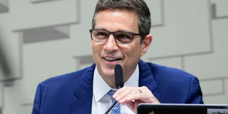 Nunca se subiu tanto os juros em ano eleitoral como em 2022, diz Campos Neto