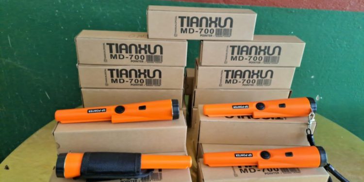 Escolas municipais de Farias Brito passam a contar com detectores de metais