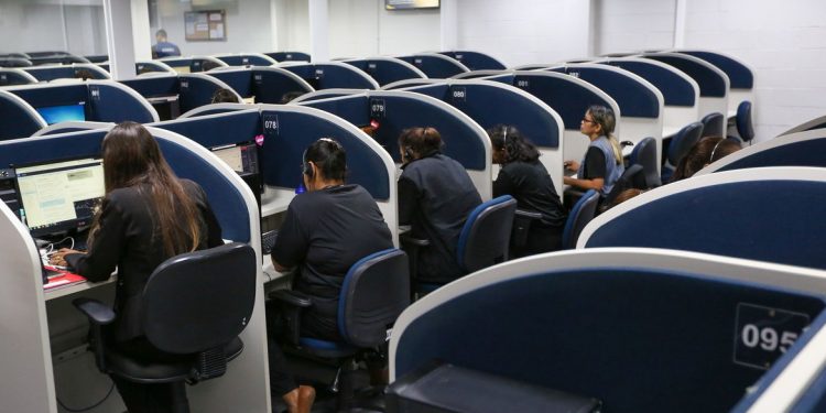 Disque 100 vai receber denúncia de ataque a escolas no WhatsApp