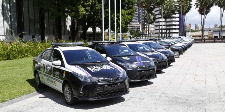 Em solenidade no Abolição, Flávio Dino anuncia série de investimentos para segurança no Ceará