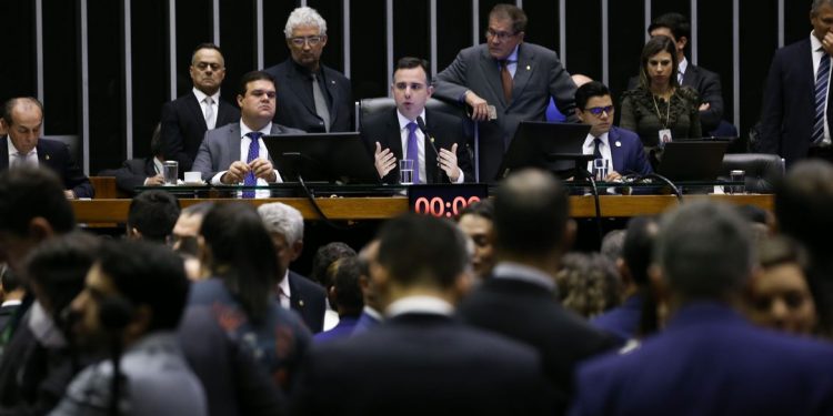 Pacheco lê requerimento e cria CPMI dos atos golpistas de 8 de janeiro