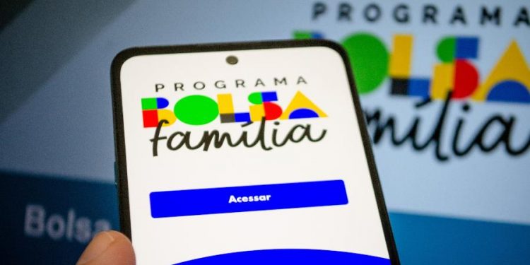 Bolsa Família: Saiba como evitar o bloqueio do pagamento do benefício