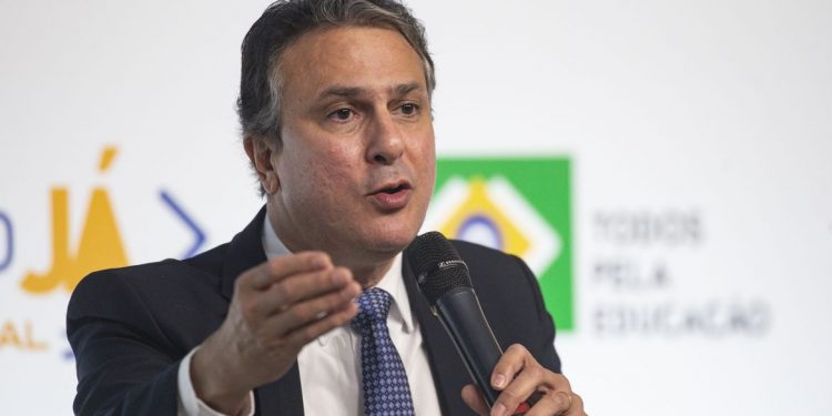 Camilo defende regulamentação das plataformas digitais