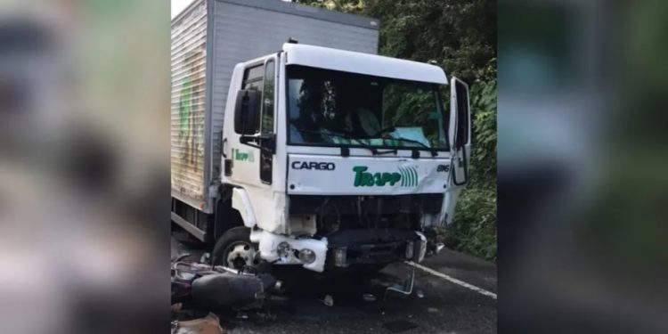 Engavetamento entre sete veículos deixa duas pessoas mortas em Tianguá
