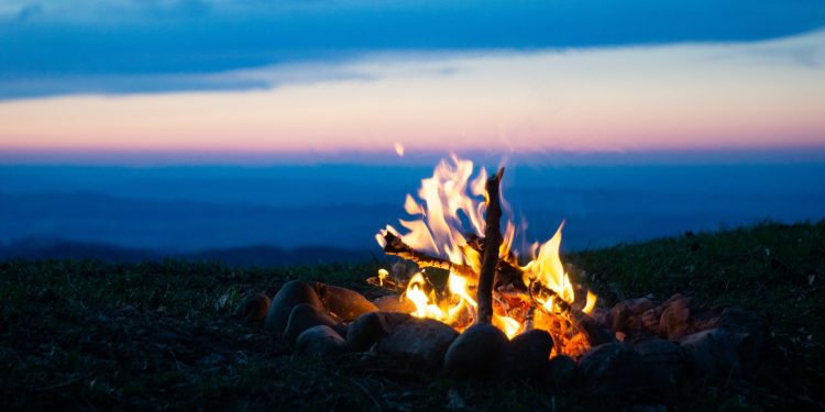 Clara é a fogueira – Por Alexandre Lucas