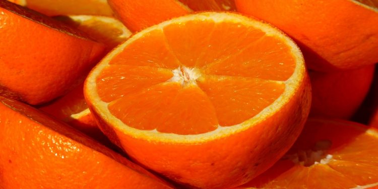 Muito além da vitamina C! 9 benefícios da laranja que você precisa conhecer