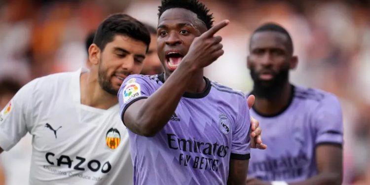 [VÍDEO] Polícia espanhola detém quatro suspeitos por crime de ódio contra Vini Jr