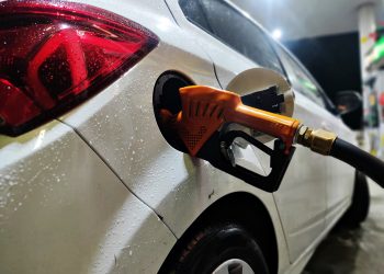 Preços médios da gasolina e do etanol voltam a cair nos postos, mostra ANP