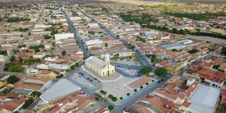 Justiça barra aumento de salários de vereadores e gestores de Campos Sales