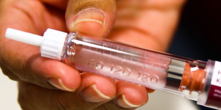 Ministério da Saúde antecipa entrega de 400 mil doses de insulina de ação rápida