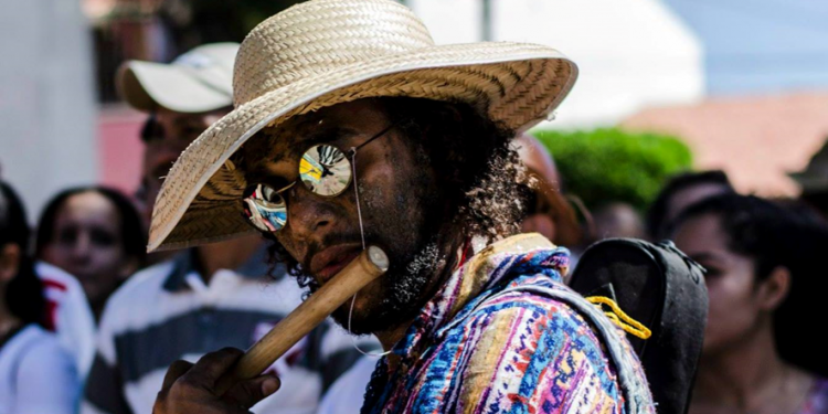 Vila da Música realiza oficina de construção de pífanos