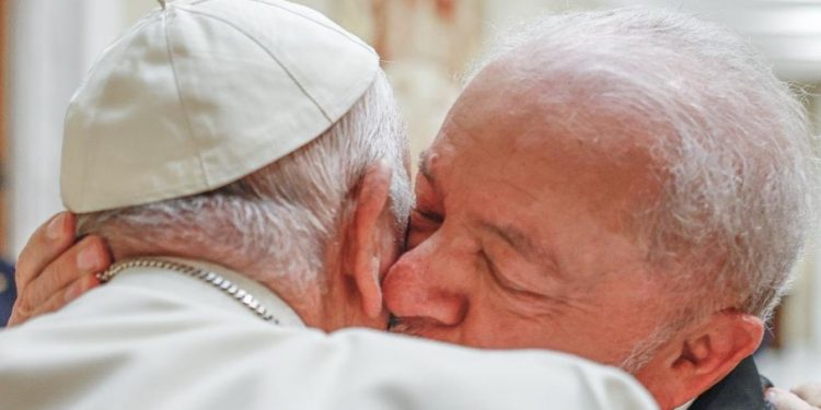 Lula e Papa Francisco se encontram no Vaticano