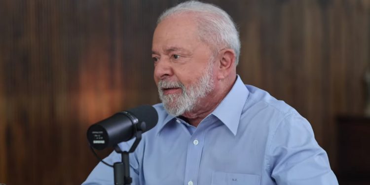 Estou extremamente satisfeito, diz Lula sobre seis meses de governo