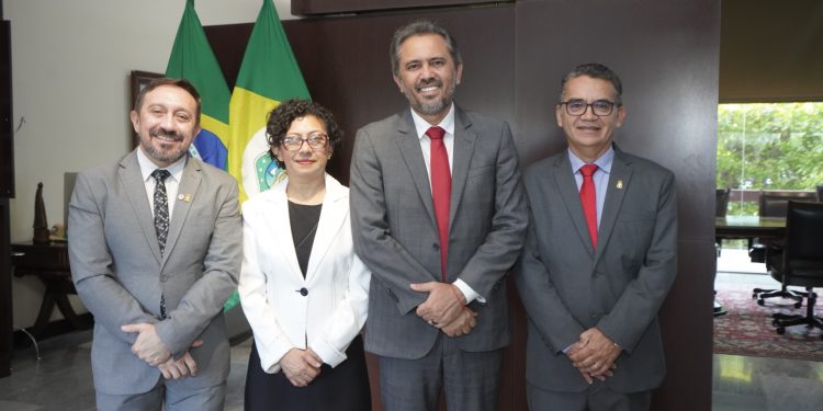 Professores Carlos Kleber e Socorro Vieira são nomeados como reitor e vice-reitora da Urca