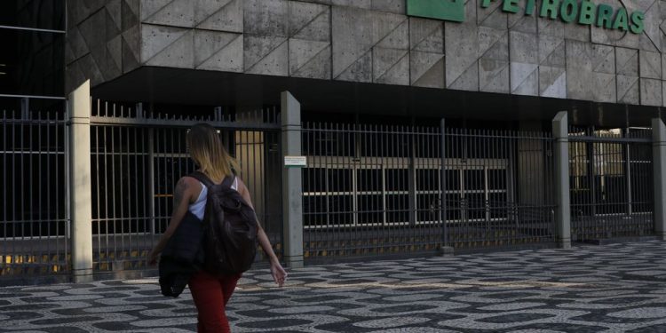 Estágio na Petrobrás com salário de R$1.825 tem vagas para o Ceará; veja como se candidatar