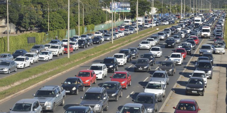 Carro popular: quanto custa financiar os mais baratos em 1, 2 ou 3 anos?