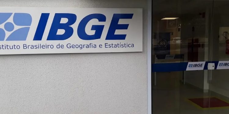 IBGE lança 2 editais para 7.548 vagas temporárias; veja como se inscrever