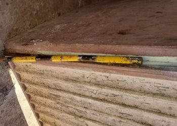 Mulher presa teria usado barra de ferro para matar homem em Juazeiro do Norte (Foto: Reprodução)