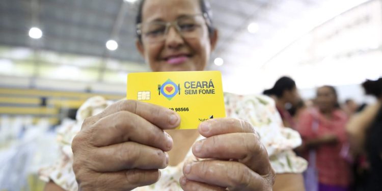 Ceará sem Fome permitirá a contratação de restaurantes para distribuição gratuita de refeições