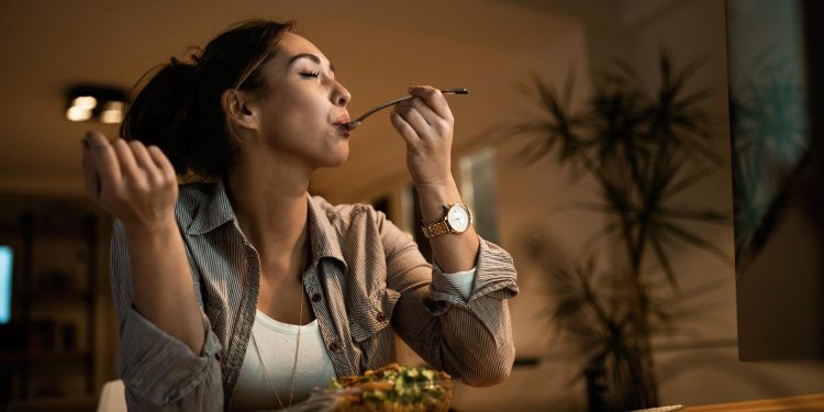 A verdade sobre comer de 3 em 3 horas; veja o que diz a ciência