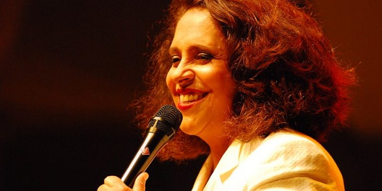 Gal Costa morreu de infarto e tinha doença grave, diz certidão de óbito