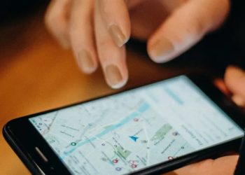 Google Maps coleta infomações como buscas, áreas do mapa que usuário olhou, rotas e mais (Foto: Cottonbro/Pexels)