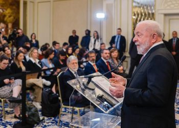 Presidente Lula durante coletiva de imprensa em Bruxelas (Foto: Ricardo Stuckert/PR