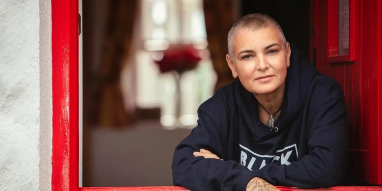 Sinéad O’Connor, intérprete do hit ‘Nothing compares 2 U’, morre aos 56 anos