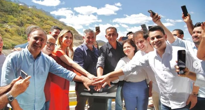 PL inicia processo para expulsar deputado Yury do Paredão, que “fez o L”