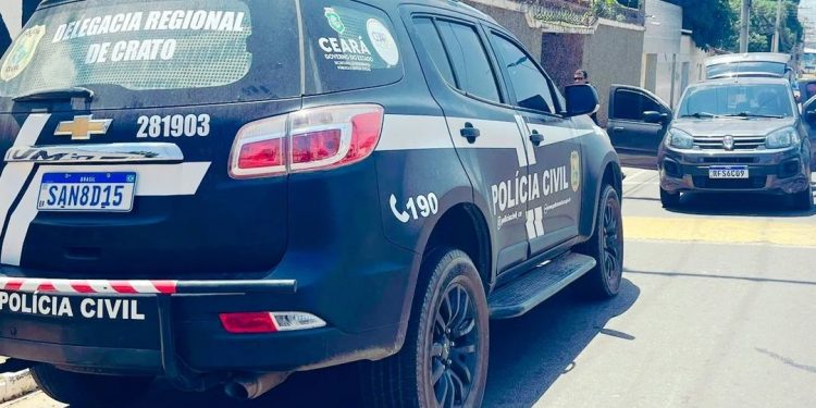 Crato: Polícia Civil apreende carro com restrições de roubo/furto; um homem foi detido