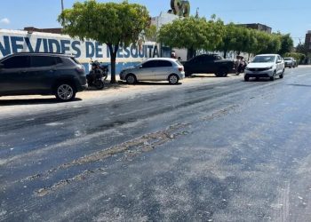 Serviço não foi aprovado pela população. Os trabalhos aconteceram no trecho da CE-257 que passa pela cidade (Foto: Thiago Rodrigues/A Voz de Santa Quitéria)