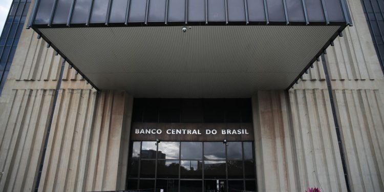 Copom reduz juros básicos da economia para 13,25% ao ano