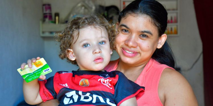 Cartão Mais infância: Ceará paga mais R$ 15 milhões para 150 mil famílias em agosto