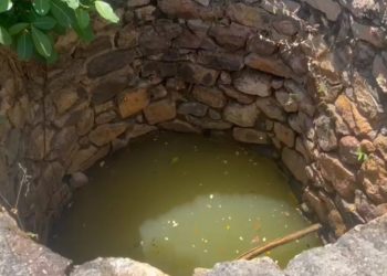 Bebê foi encontrada em poço próximo à casa onde vivia, em Alcântaras (Foto: Maristela Gláucia/TVM)