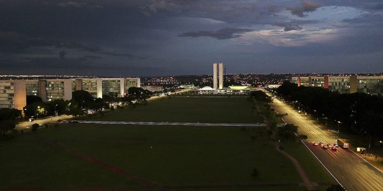 Lula já revogou 97 normas do governo Bolsonaro, aponta estudo