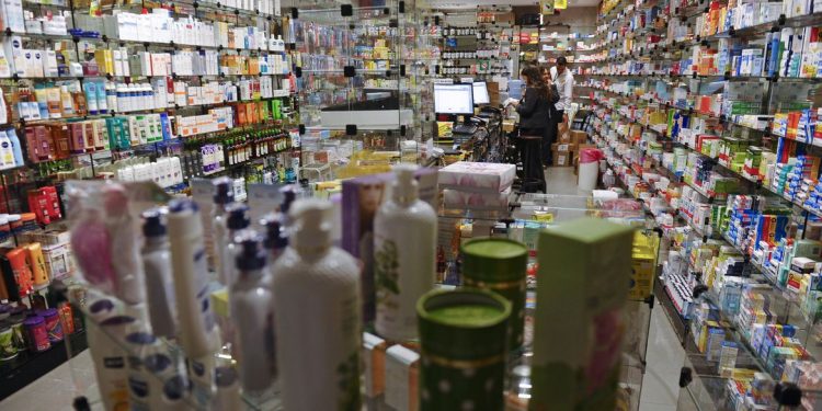 Farmácias habilitadas já podem realizar exames clínicos