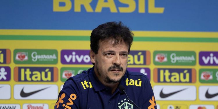 Diniz faz primeira convocação para Eliminatórias da Copa do Mundo 2026
