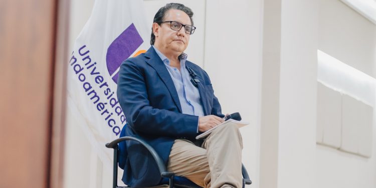 Candidato presidencial do Equador é assassinado com tiros na cabeça