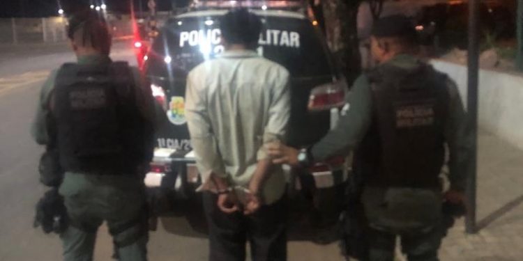 Foragido da Justiça, acusado de homicídio, é preso pela Polícia Militar em Caririaçu