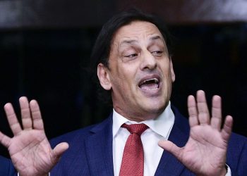 O advogado Frederick Wassef, durante entrevista coletiva (Foto: Pedro França/Agência Senado)