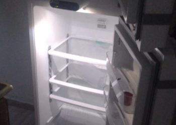 Geladeira em que o corpo da criança foi encontrado (Foto: Arquivo pessoal)